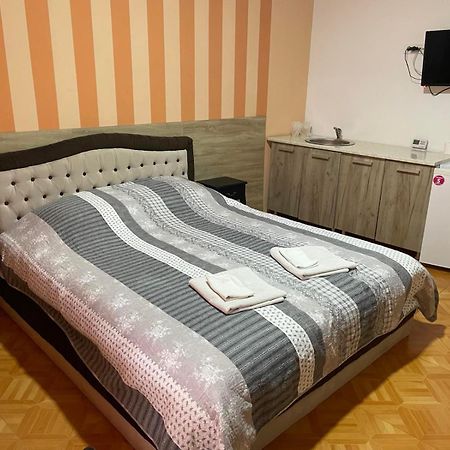 Bed&Breakfast Intermezzo Caffe Kikinda Exterior foto