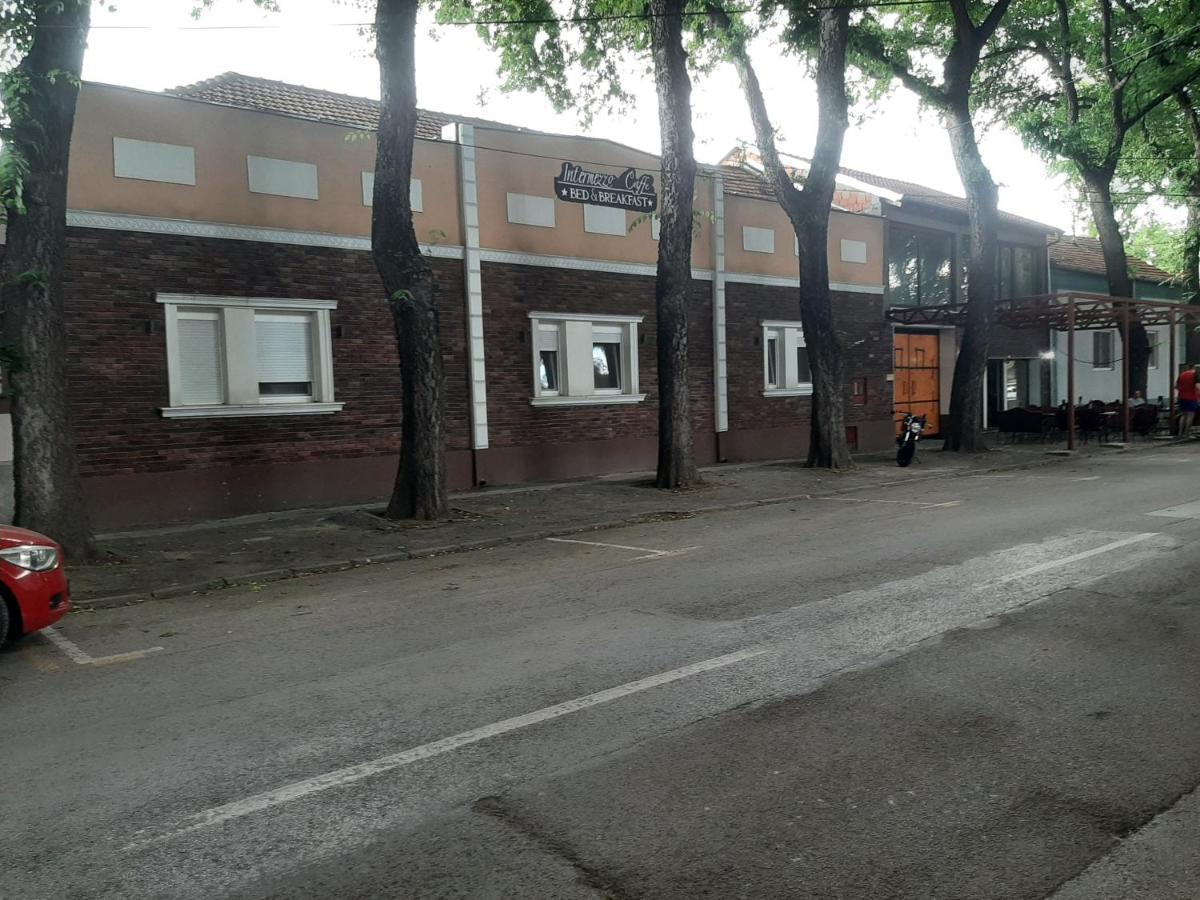 Bed&Breakfast Intermezzo Caffe Kikinda Exterior foto