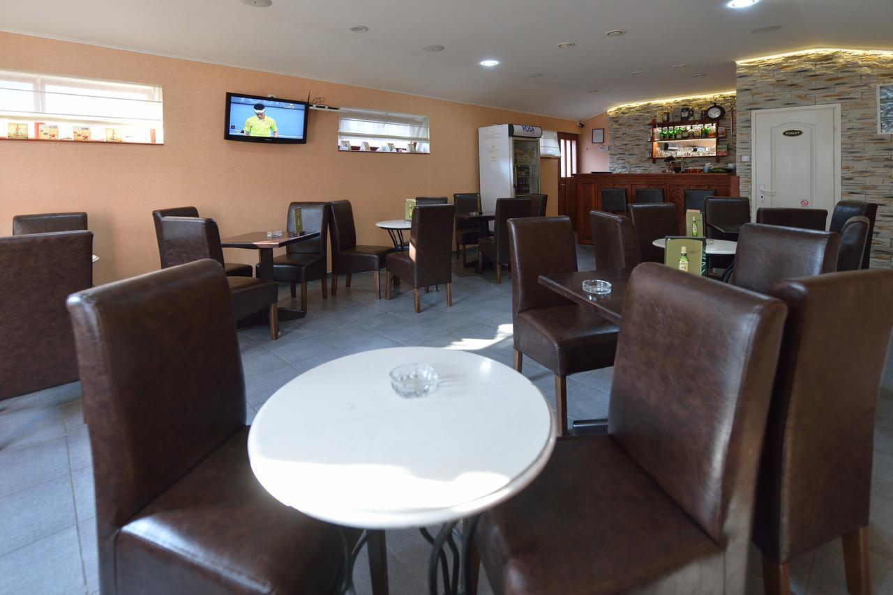 Bed&Breakfast Intermezzo Caffe Kikinda Exterior foto