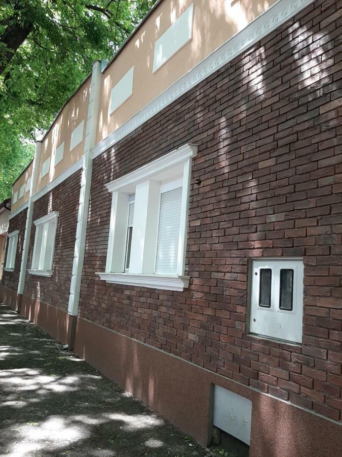 Bed&Breakfast Intermezzo Caffe Kikinda Exterior foto